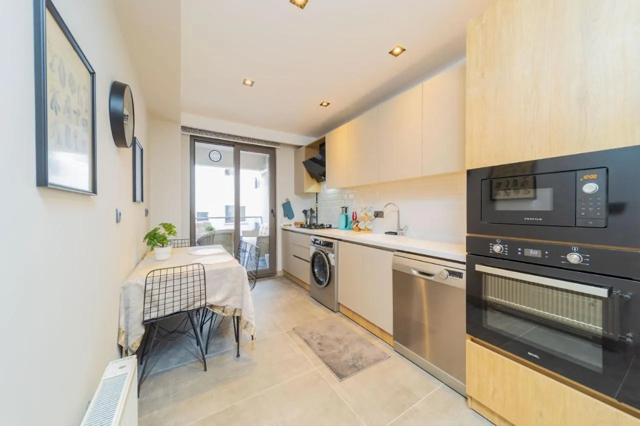 安塔利亚Comfy Flat With Balcony Close To Konyaalti Beach公寓 土耳其